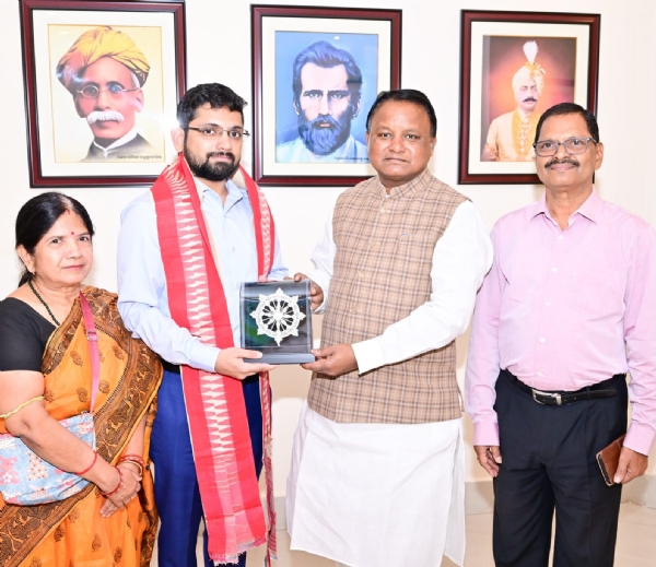 CM Honors Sattwik Satyakam for Securing All India Rank 100 in UPSC