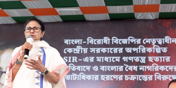 Mamata Banerjee Targets BJP From Dharmatala Protest Stage, Warns ‘Will Topple Delhi Government’