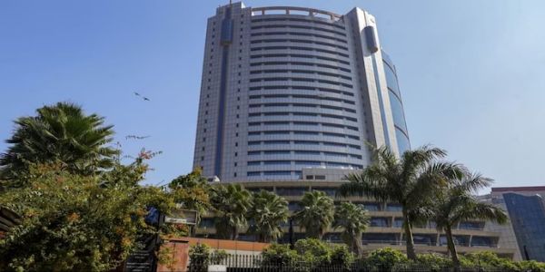 (Lead 1)Delhi Mayor’s Office Gets Bomb‑Threat Email; Security Checks Clear Civic Centre, Probe On