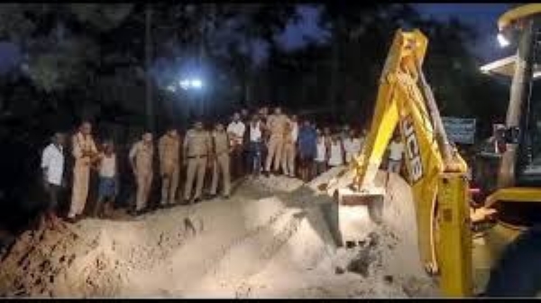 3 labourers killed, 2 injured after sand-laden truck overturns