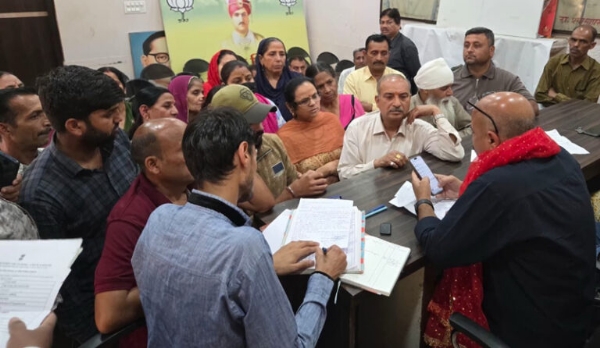 Yudhvir Sethi holds Public Darbar to address civic issues