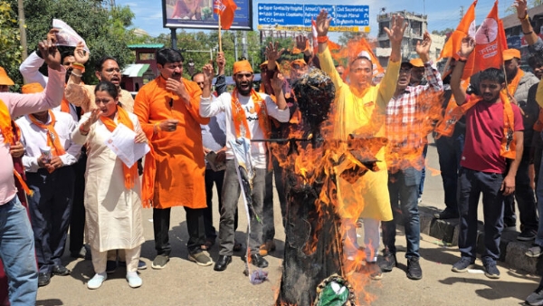 Shiv Sena stages anti-Pak protest