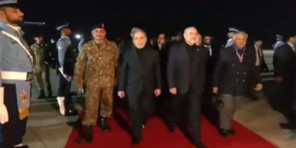 Iranian Envoys Touch Down in Islamabad as Trump Declares Tehran 