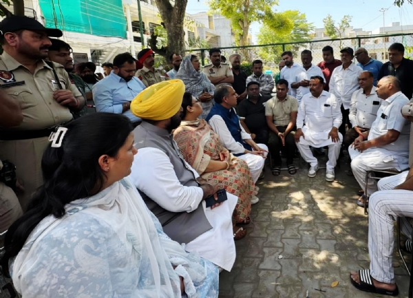 Punjab Minister Sanjeev Arora Meeting with victims Families.
