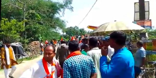 Tension in Goghat as Left Front and BJP workers face off