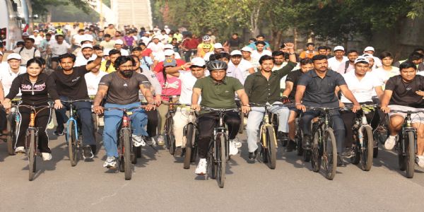 Mandaviya Urges Youth to Embrace Fit India Movement for Active Lifestyles and a Stronger Nation