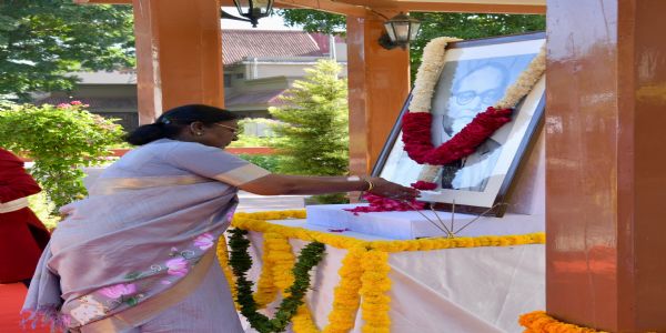 President Murmu and Gujarat Governor Offer Floral Tribute on Dr. B.R. Ambedkar’s Birth Anniversary