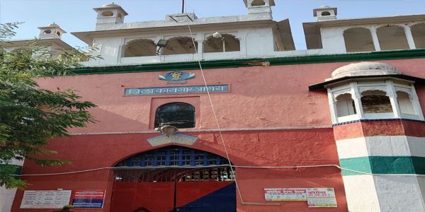 Prisoner commits suicide in Agra Jail