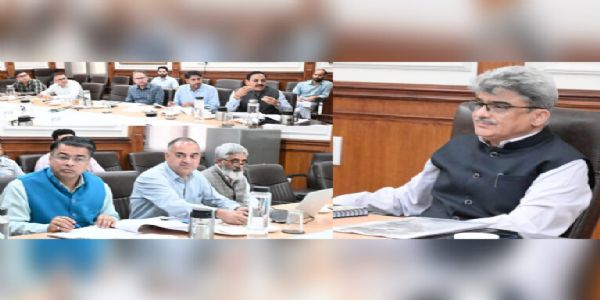 CS Atal Dulloo Reviews Process For Establishment Of KVs/JNVs Across Districts Of J&K