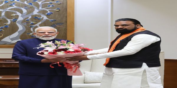 Prime Minister Modi Congratulates Bihar CM Samrat Choudhary and Deputy Chief Ministers on Swearing‑In