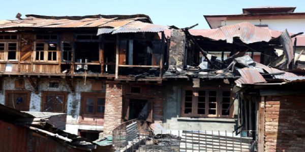 8 houses damaged in Srinagar blaze