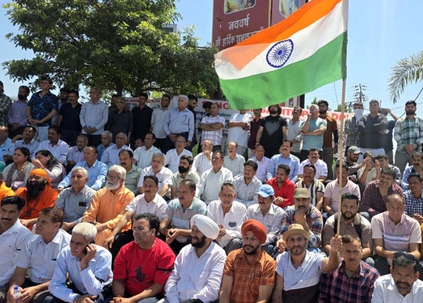 PoJK DPs stage protest, demand ST-2 status