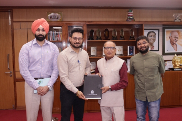 Punjab Government officials and IIT Ropar representatives showing the MoU,