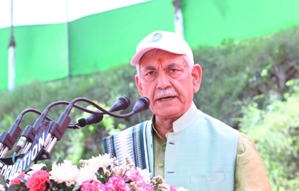 LG Sinha Leads Anti-Drug Campaign In Ramban, Calls For United Societal Action LG Sinha Leads Anti-Drug Campaign In Ramban, Calls For United Societal Action