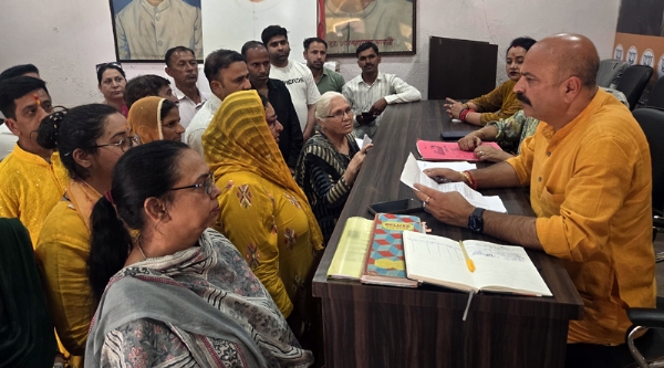 Yudhvir Sethi holds public Darbar, assures to settle grievances