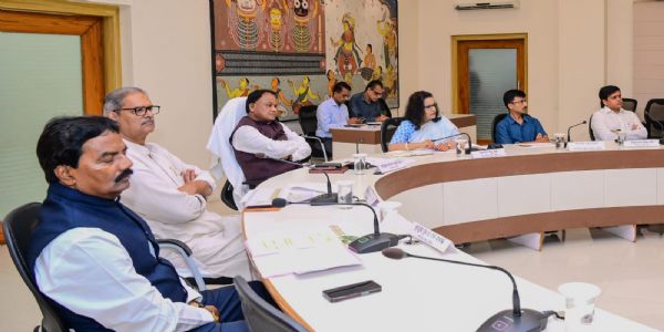 CM Mohan Majhi Reviews Kharif Fertilizer Supply, Orders Strict Action Against Hoarding and Black Marketing