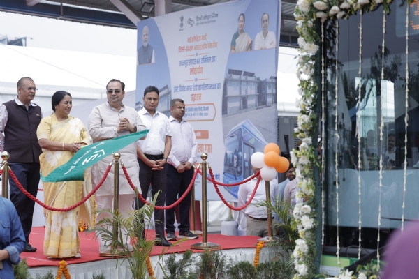 Delhi CM Rekha Gupta Flags Off 200 Electric Buses