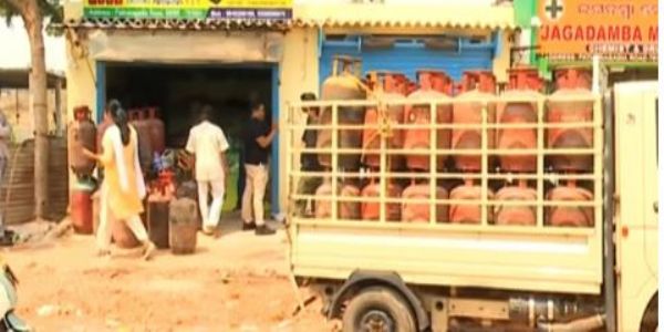 Illegal LPG Refilling Unit Busted in Bhubaneswar, 70 Cylinders Seized