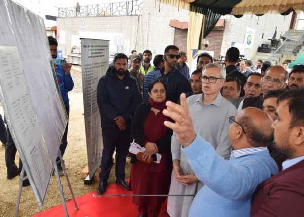 CM Omar Reviews Progress Of Work On LD Hospital Extension Block, Stresses Timely Completion