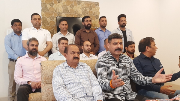 Pawan Khajuria expresses concern over crisis of basic amenities