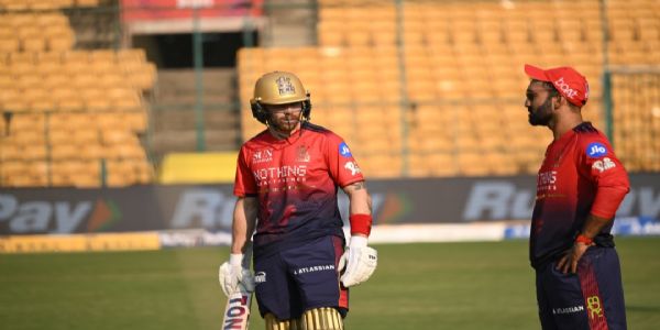 Dinesh Karthik Laments RCB's Crucial Death Overs Shortfall in Thrilling Defeat