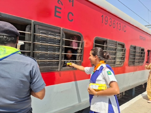 Free and selfless water service campaign is currently being run at all the district stations under North Central Railway