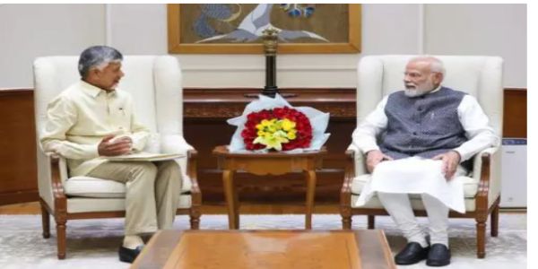PM greets Chandrababu Naidu on birthday
