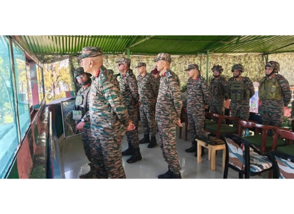 Northern Army Commander reviews operational preparedness along LoC