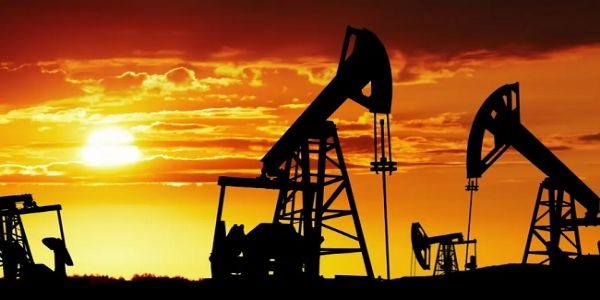 Crude Oil Rally Persists: Brent Nears $98 as Hormuz Shadows Linger