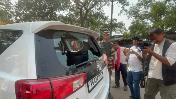 Stone-pelting on BJP candidate Agnimitra Paul’s convoy in Asansol