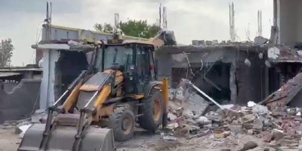 Administration Demolishes Residences Of Two Drug Peddlers In Outskirts Of Jammu City