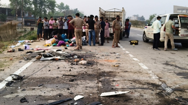 Five people died on the spot in a road accident