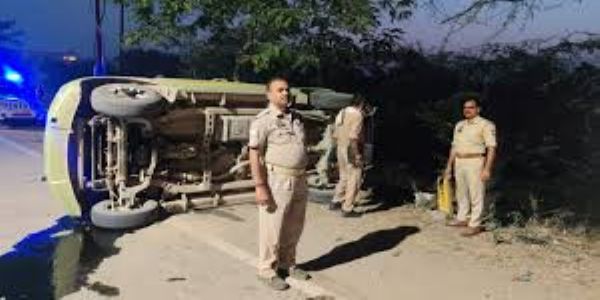 3 killed, 5 others injured after vehicle returning from wedding overturns in UP