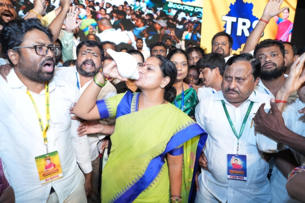 Kavitha launches Telangana Rashtra Sena