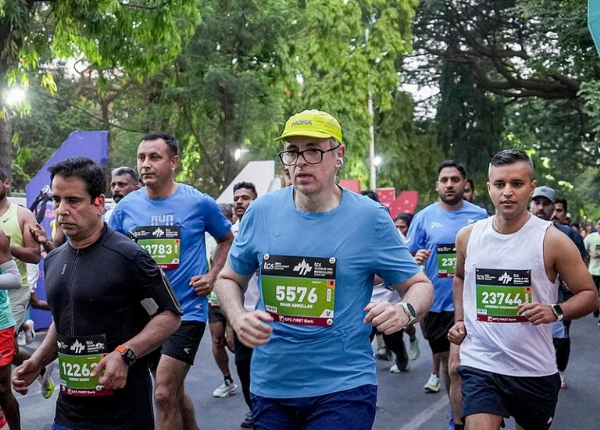 CM Omar Runs Bengaluru 10K, Praises Event Organization, Flags Humidity Challenge