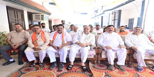 Mann Ki Baat - Modi delivers powerful message about his country