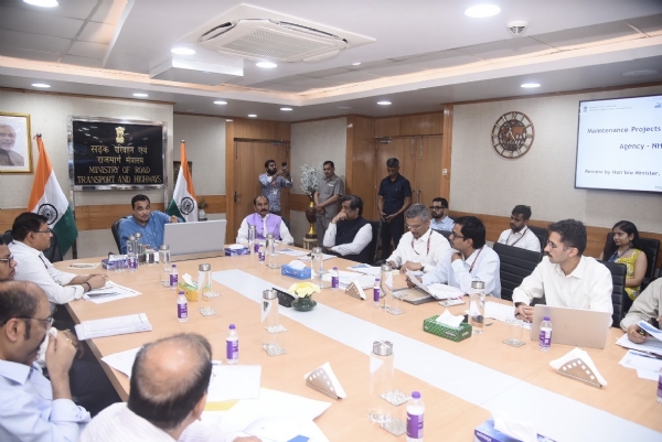 Union Minister Nitin Gadkari is reviewing the quality and maintenance of national highways in Karnataka during a meeting held in New Delhi.