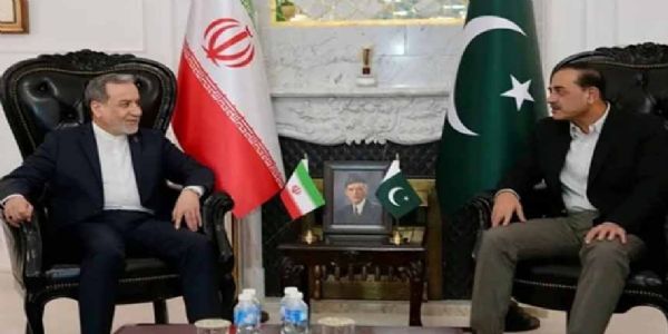 Iran’s Abbas Araghchi heads to Moscow after talks in Islamabad, to meet Putin on US‑war diplomacy