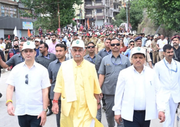 LG Manoj Sinha Joins Drug-Free J&K Campaign In Doda
