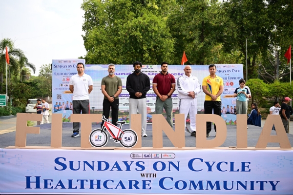 Over 800 Fitness Enthusiasts Showcase Wellness Spirit at Fit India Sundays on Cycle Over 800 Fitness Enthusiasts Showcase Wellness Spirit at Fit India Sundays on Cycle