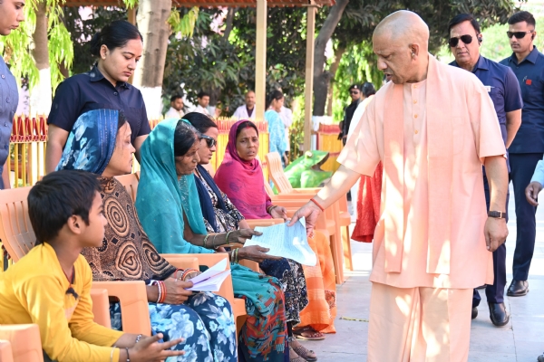 Yogi Adityanath assured the people who came to Janta Darshan