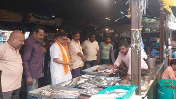 Bhaskar Bhattacharya buying fish