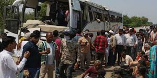 2 killed, several others injured after tourist bus overturns in UP