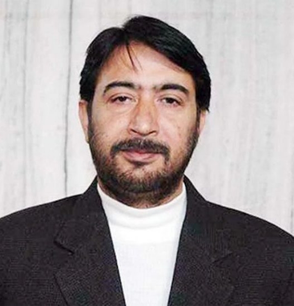 Mir for Vande Bharat halt at Anantnag