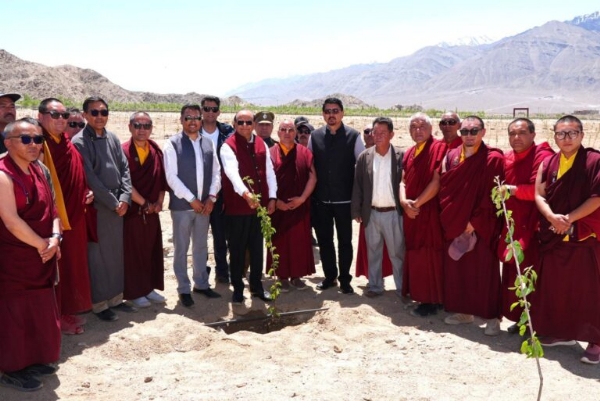 LG VK Saxena Launches Plantation Of 2100 Cherry Saplings At Phyang