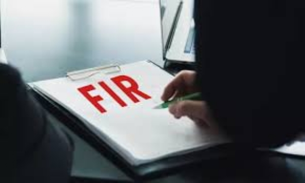 Police Register FIRs Against Srinagar Hotel, Homestay Owners Under Immigration Law