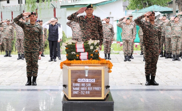 Chinar Corps Honours Naib Subedar Who Died In Line Of Duty In Baramulla