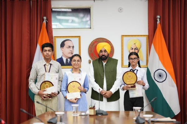 Punjab Chief Minister Bhagwant Mann honours Class 10 toppers