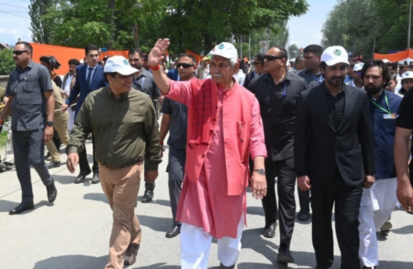 LG Sinha Launches Two New Pillars Of Drug-Free J&K Campaign During Baramulla Padyatra