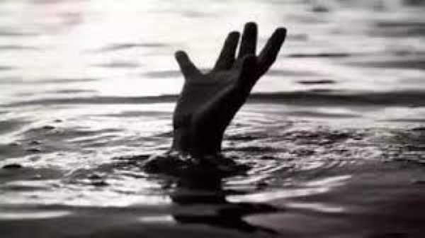 Six young men and women drowned along with a teenager